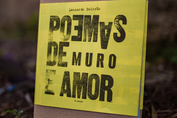 ATRAVÉS-LANÇAMENTO_LIVRO_LEO_BELTRÃO-MAMA_CADELA-20_04_2024 © Flávio Charchar - IMPRENSA-21 ATRAVÉS-LANÇAMENTO_LIVRO_LEO_BELTRÃO-MAMA_CADELA-20_04_2024 © Flávio Charchar