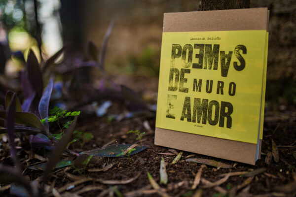 ATRAVÉS-LANÇAMENTO_LIVRO_LEO_BELTRÃO-MAMA_CADELA-20_04_2024 © Flávio Charchar - IMPRENSA-22 ATRAVÉS-LANÇAMENTO_LIVRO_LEO_BELTRÃO-MAMA_CADELA-20_04_2024 © Flávio Charchar