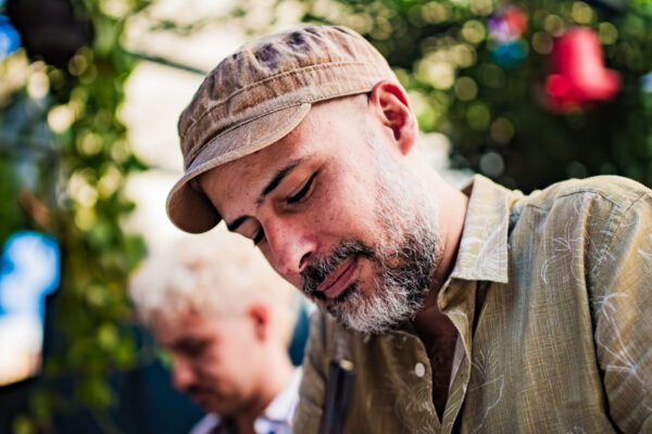 ATRAVÉS-LANÇAMENTO_LIVRO_LEO_BELTRÃO-MAMA_CADELA-20_04_2024 © Flávio Charchar - IMPRENSA-7 ATRAVÉS-LANÇAMENTO_LIVRO_LEO_BELTRÃO-MAMA_CADELA-20_04_2024 © Flávio Charchar