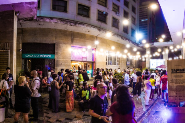 Circuito Tapume_Créditos_Flávio Charchar ATRAVÉS-CIRCUITO_TAPUME_#1-FESTA_DE_LANÇAMENTO-SULA-11_10_2024 © Flávio Charchar